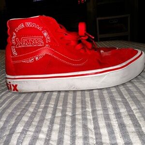 Vans hi top suede ladies size 7‎ men’s size 5.5